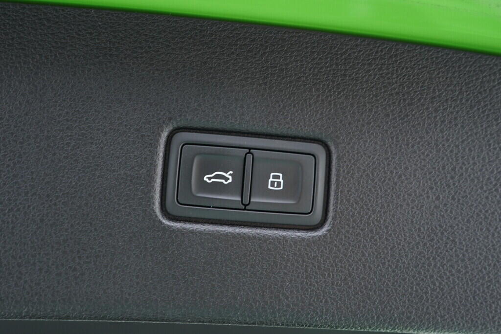 OV190K00048_46.webp_SQ5 Exclusive 3.0 TDI 251 kW automat, DPH