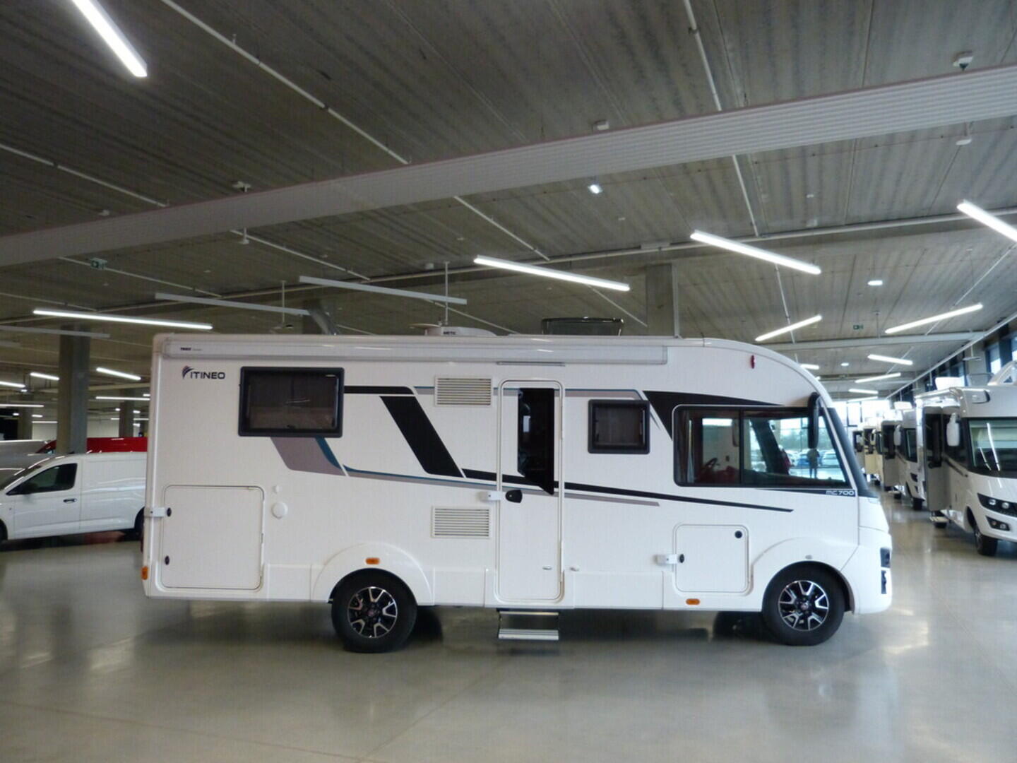 OV190K00050_15.webp_ITINEO MC 700  2.3 JTD 103 kW manuál