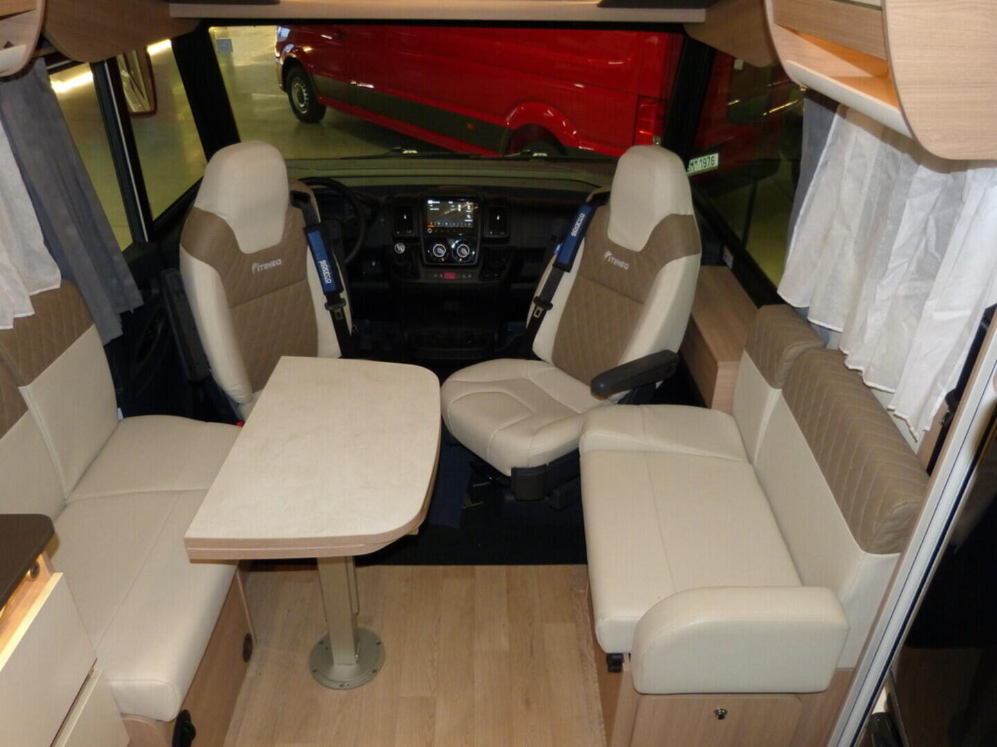 OV190K00050_16.webp_ITINEO MC 700  2.3 JTD 103 kW manuál