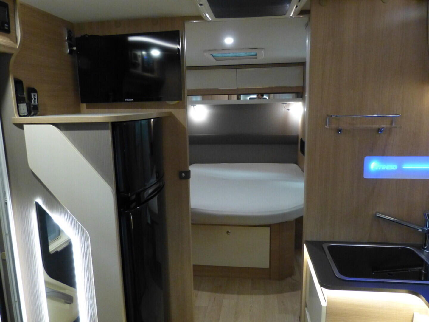 OV190K00050_18.webp_ITINEO MC 700  2.3 JTD 103 kW manuál