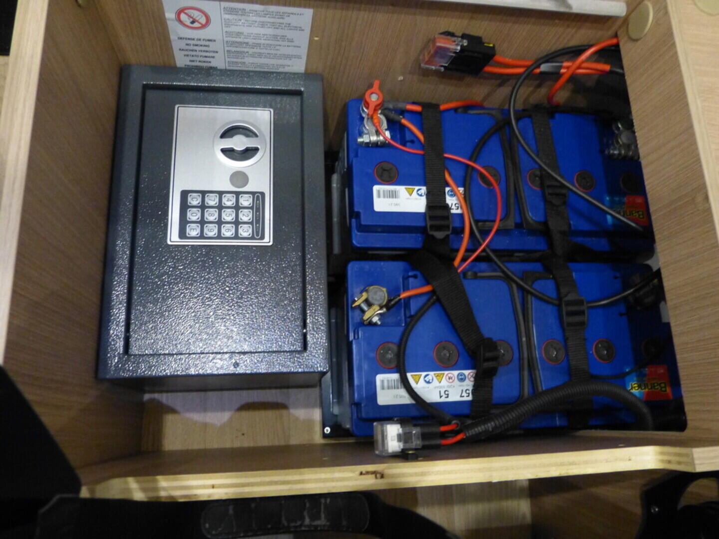 OV190K00050_21.webp_ITINEO MC 700  2.3 JTD 103 kW manuál