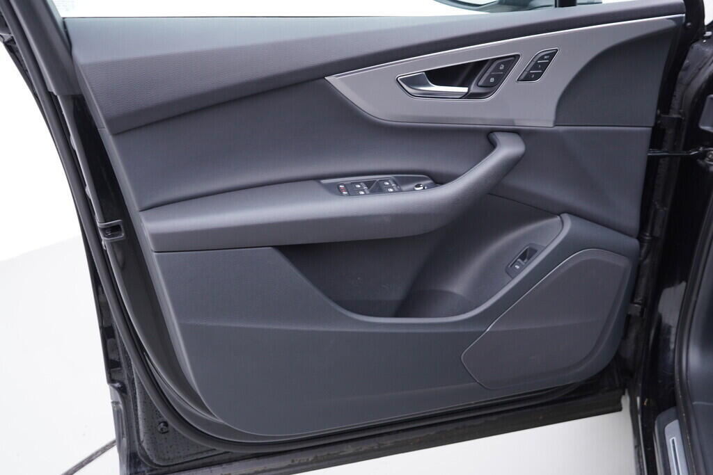 OV190K00051_19.webp_Q7 S-line 3.0 TDI 210 kW automat