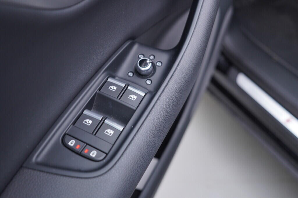 OV190K00051_20.webp_Q7 S-line 3.0 TDI 210 kW automat