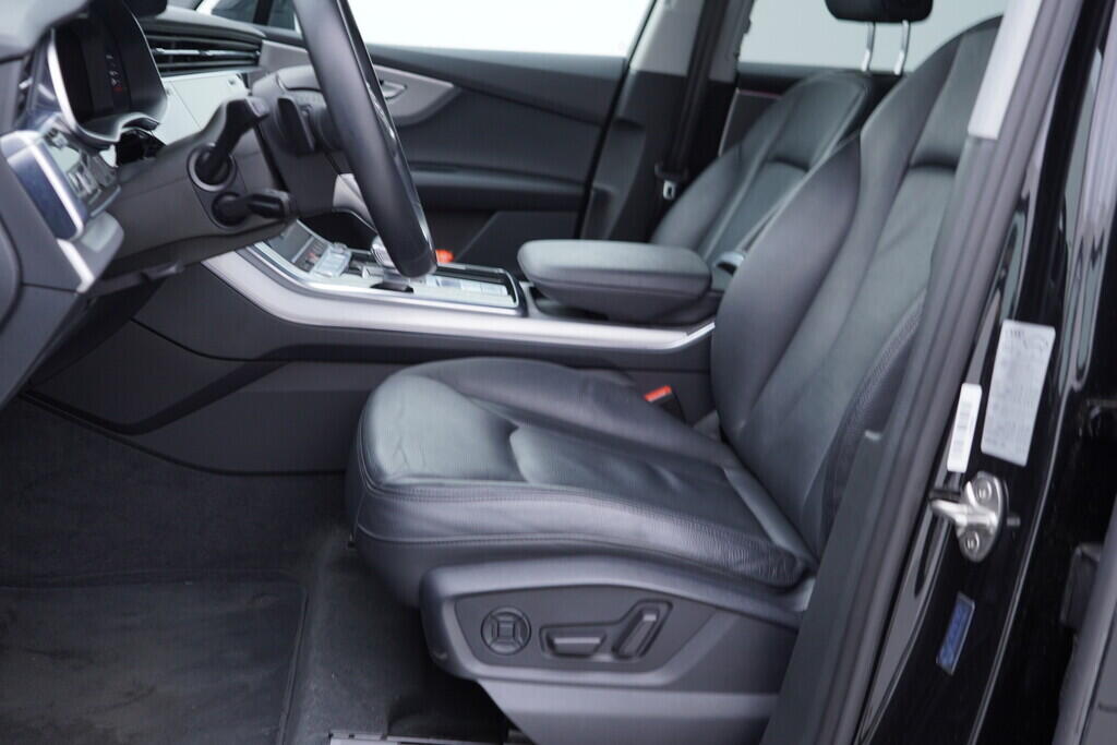 OV190K00051_23.webp_Q7 S-line 3.0 TDI 210 kW automat