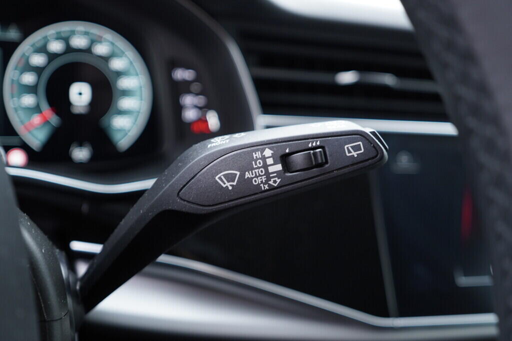 OV190K00051_26.webp_Q7 S-line 3.0 TDI 210 kW automat