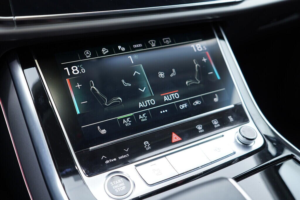 OV190K00051_34.webp_Q7 S-line 3.0 TDI 210 kW automat
