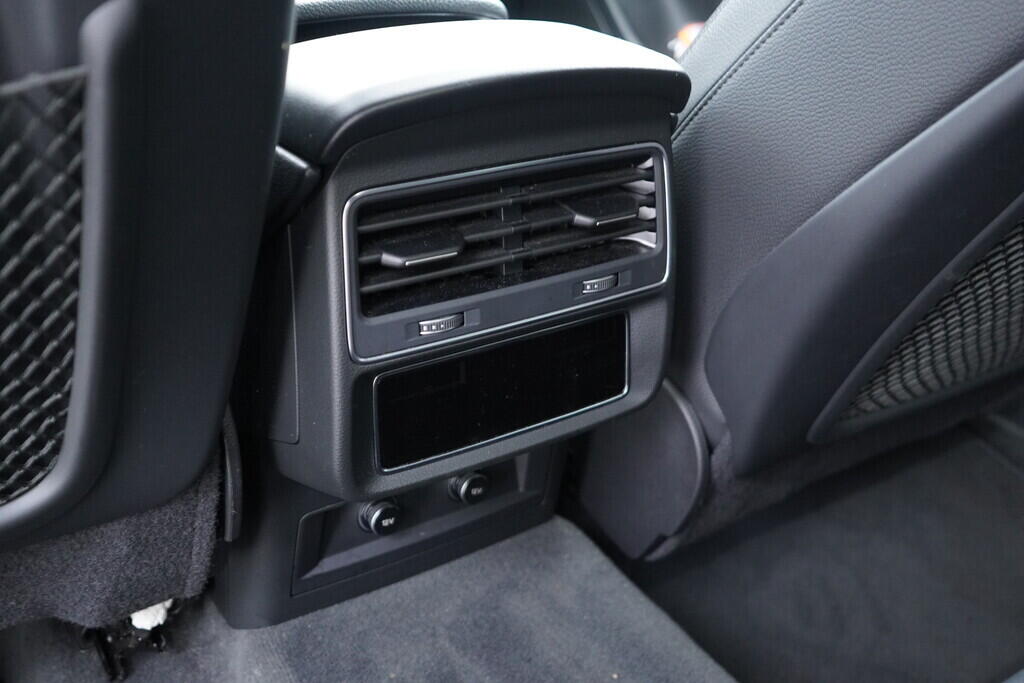 OV190K00051_37.webp_Q7 S-line 3.0 TDI 210 kW automat