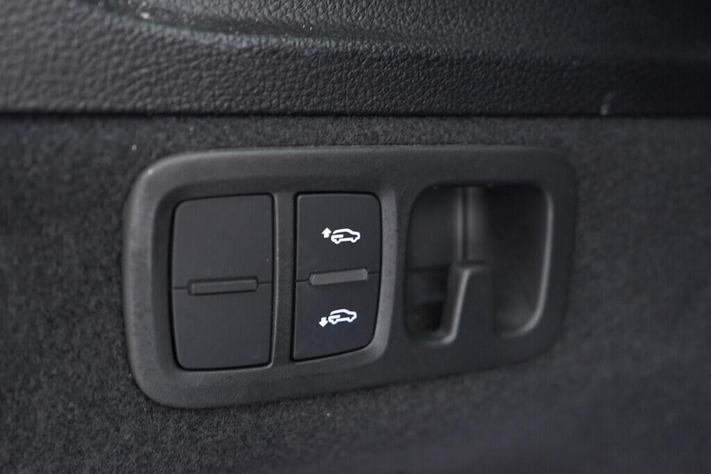 OV190K00051_41.webp_Q7 S-line 3.0 TDI 210 kW automat