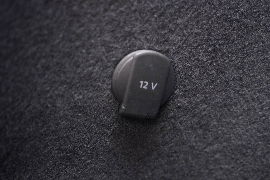 OV190K00051_42.webp_Q7 S-line 3.0 TDI 210 kW automat