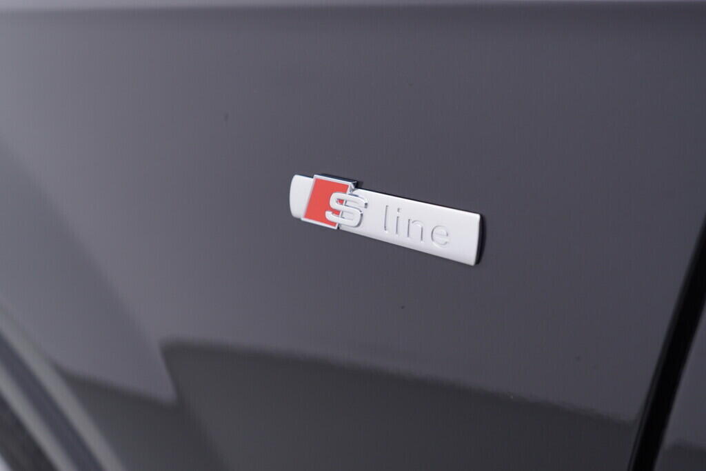 OV190K00051_44.webp_Q7 S-line 3.0 TDI 210 kW automat