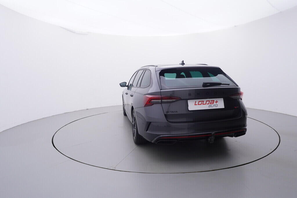 OV190K00052_13.webp_OCTAVIA RS 2.0 TSI 195 kW automat, DPH