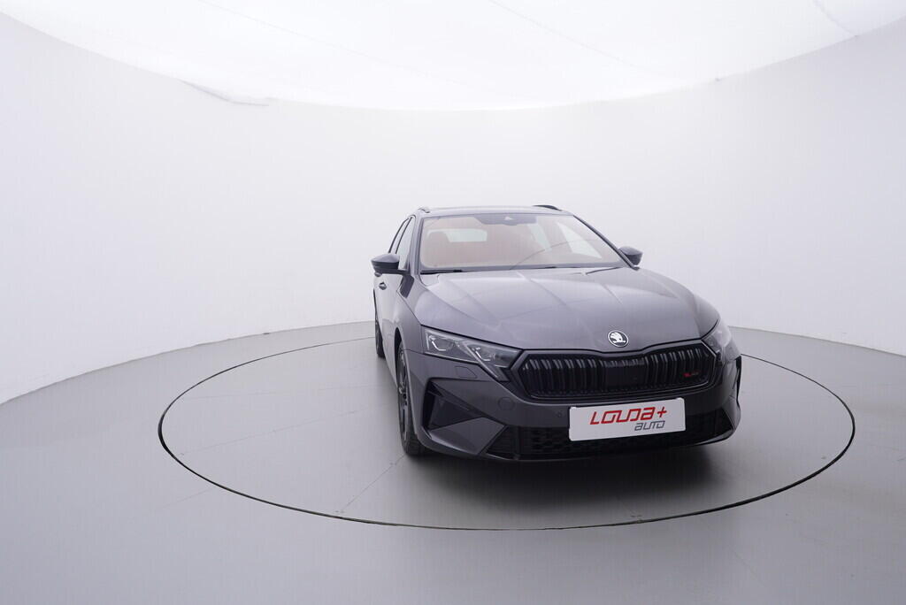 OV190K00052_17.webp_OCTAVIA RS 2.0 TSI 195 kW automat, DPH