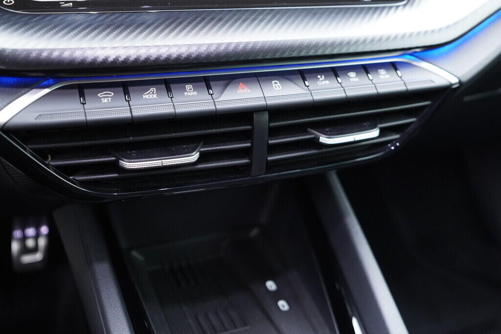 OV190K00052_36.webp_OCTAVIA RS 2.0 TSI 195 kW automat, DPH