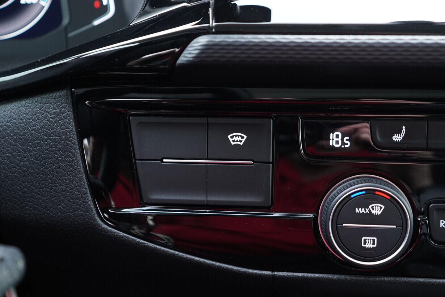 OV190K00054_35.webp_MULTIVAN  2.0 TDI 150 kW automat, DPH