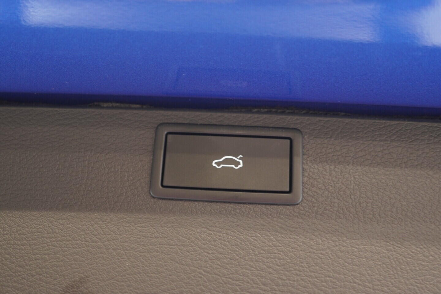 OV190K00054_43.webp_MULTIVAN  2.0 TDI 150 kW automat, DPH