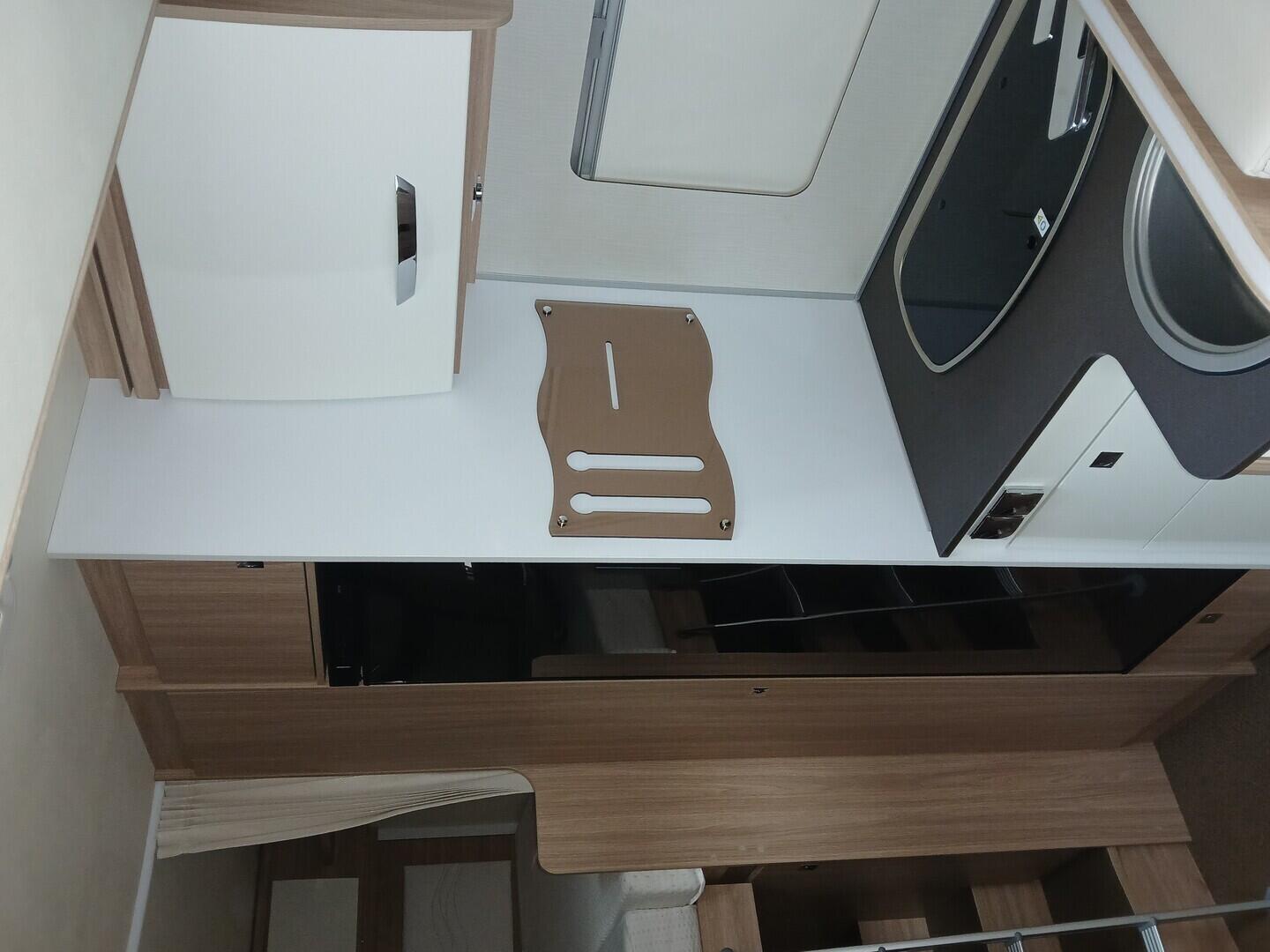 OV190K00056_21.webp_BÜRSTNER, DELFIN 726G  2.2  103 kW manuál, DPH