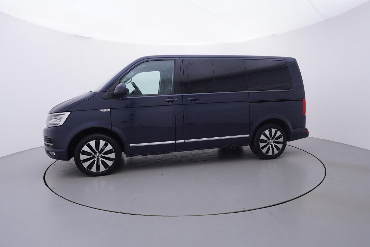 OV190K00057_11.webp_MULTIVAN  2.0 TDI 146 kW automat, DPH