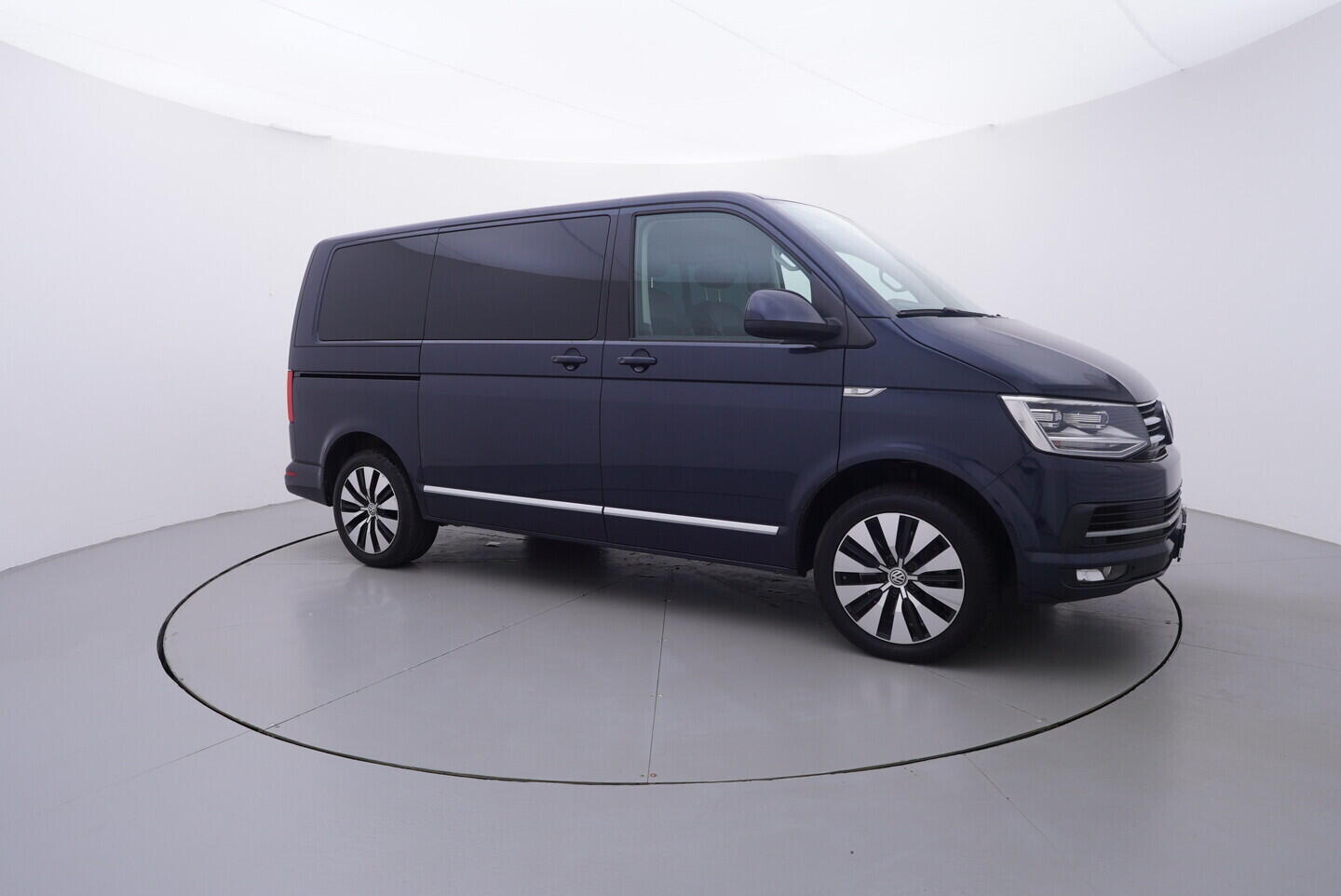 OV190K00057_16.webp_MULTIVAN  2.0 TDI 146 kW automat, DPH