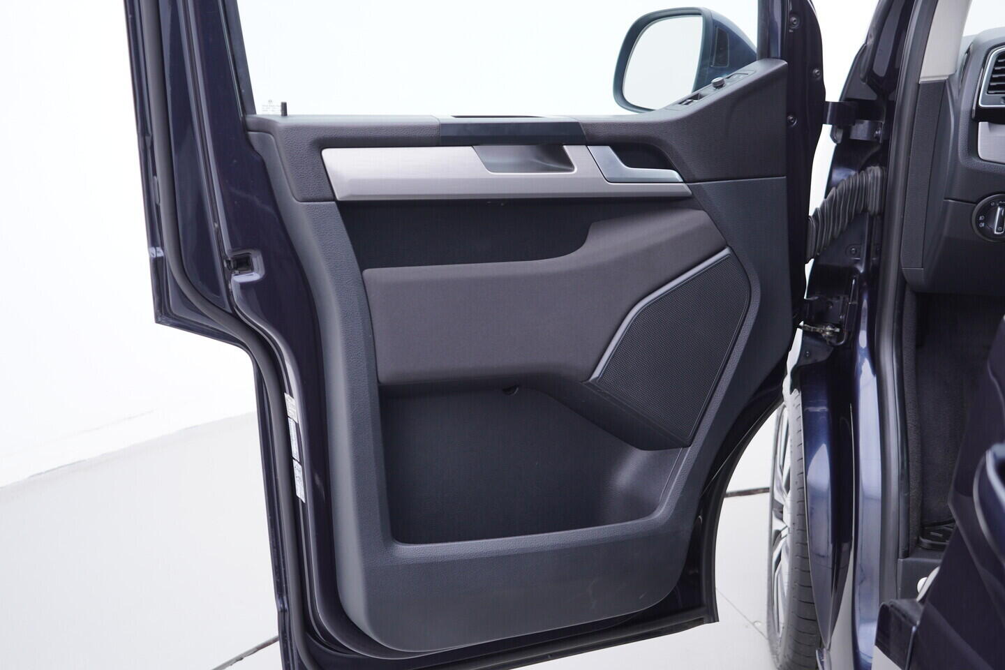 OV190K00057_19.webp_MULTIVAN  2.0 TDI 146 kW automat, DPH