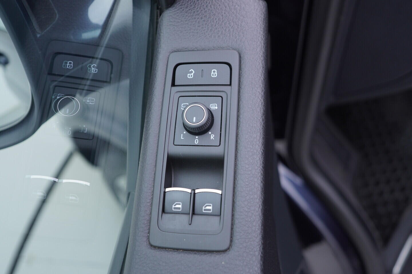 OV190K00057_20.webp_MULTIVAN  2.0 TDI 146 kW automat, DPH