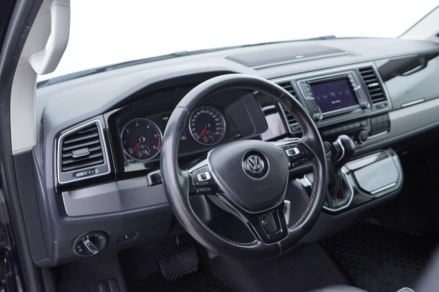 OV190K00057_23.webp_MULTIVAN  2.0 TDI 146 kW automat, DPH