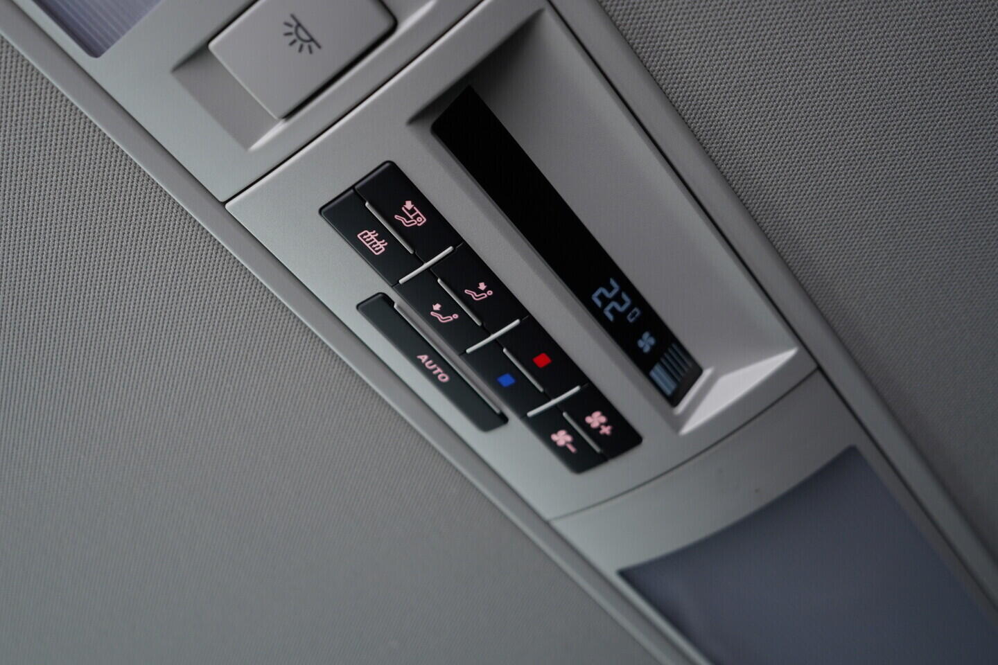 OV190K00057_35.webp_MULTIVAN  2.0 TDI 146 kW automat, DPH