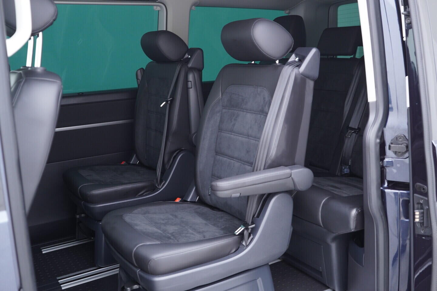 OV190K00057_36.webp_MULTIVAN  2.0 TDI 146 kW automat, DPH