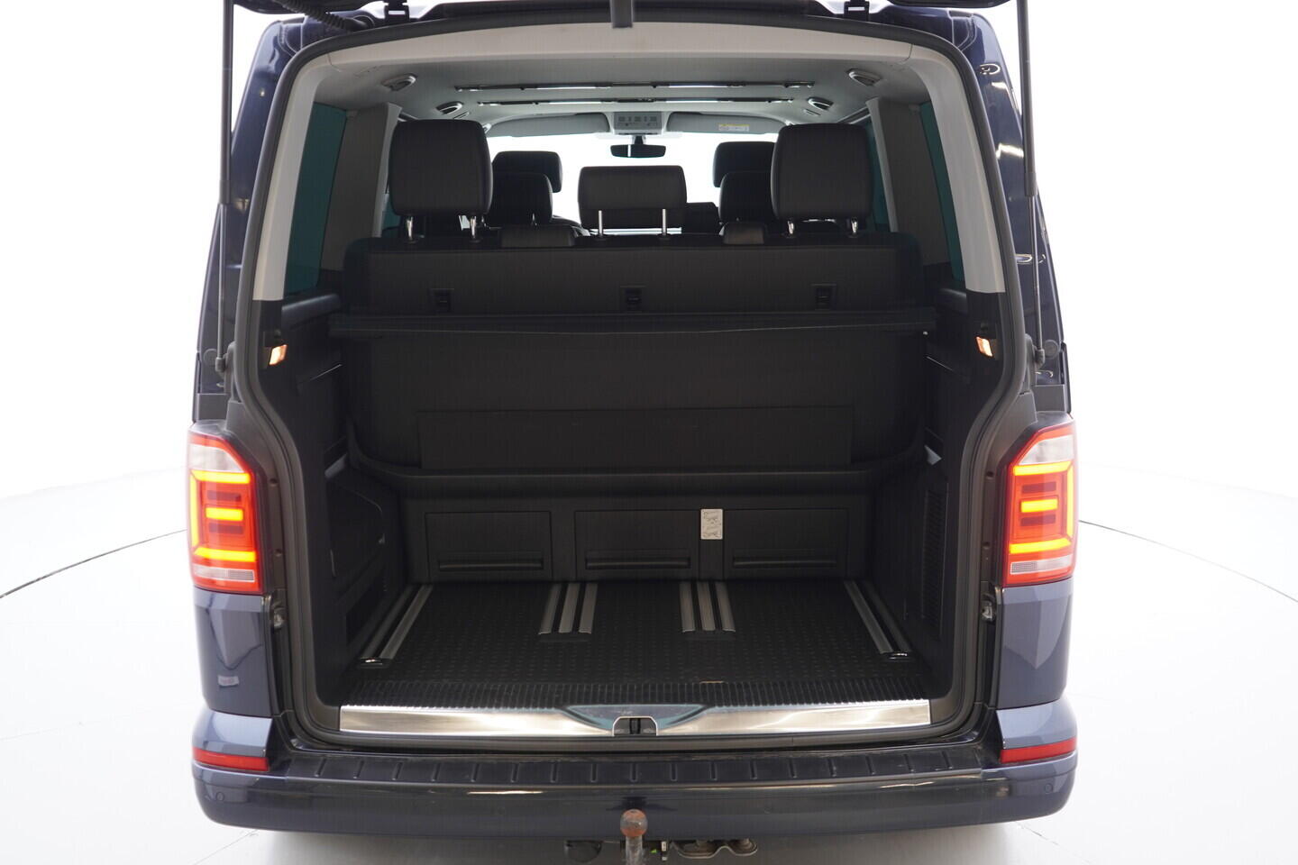 OV190K00057_39.webp_MULTIVAN  2.0 TDI 146 kW automat, DPH