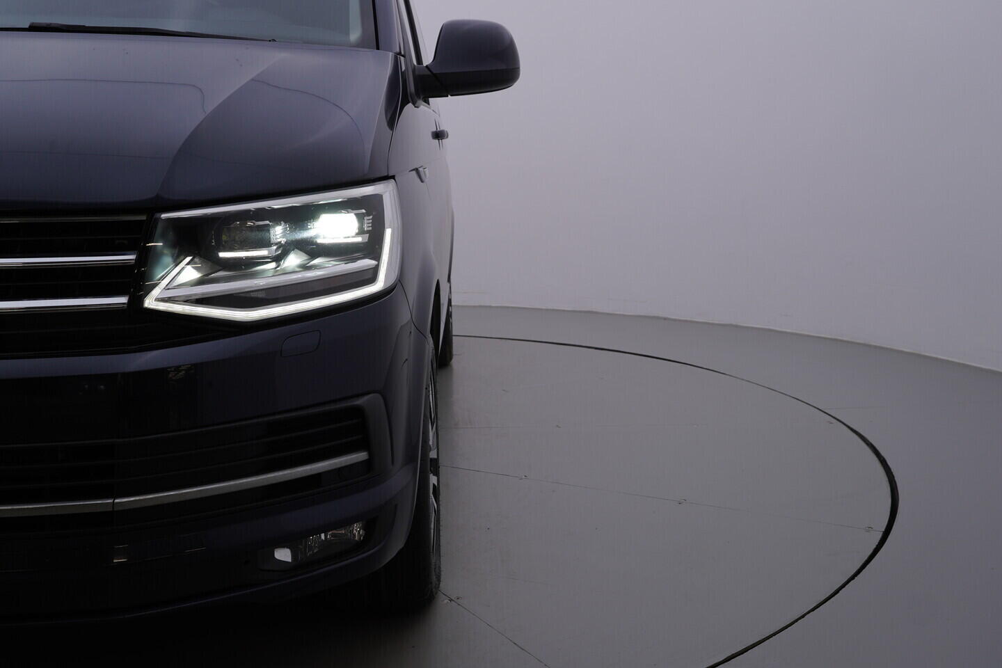 OV190K00057_44.webp_MULTIVAN  2.0 TDI 146 kW automat, DPH