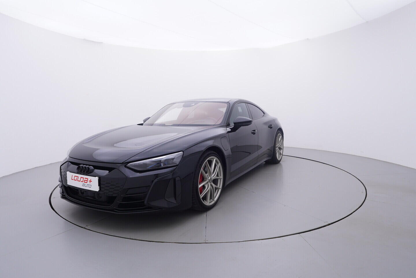 OV190K00058_10.webp_E-TRON RS   440 kW automat, DPH