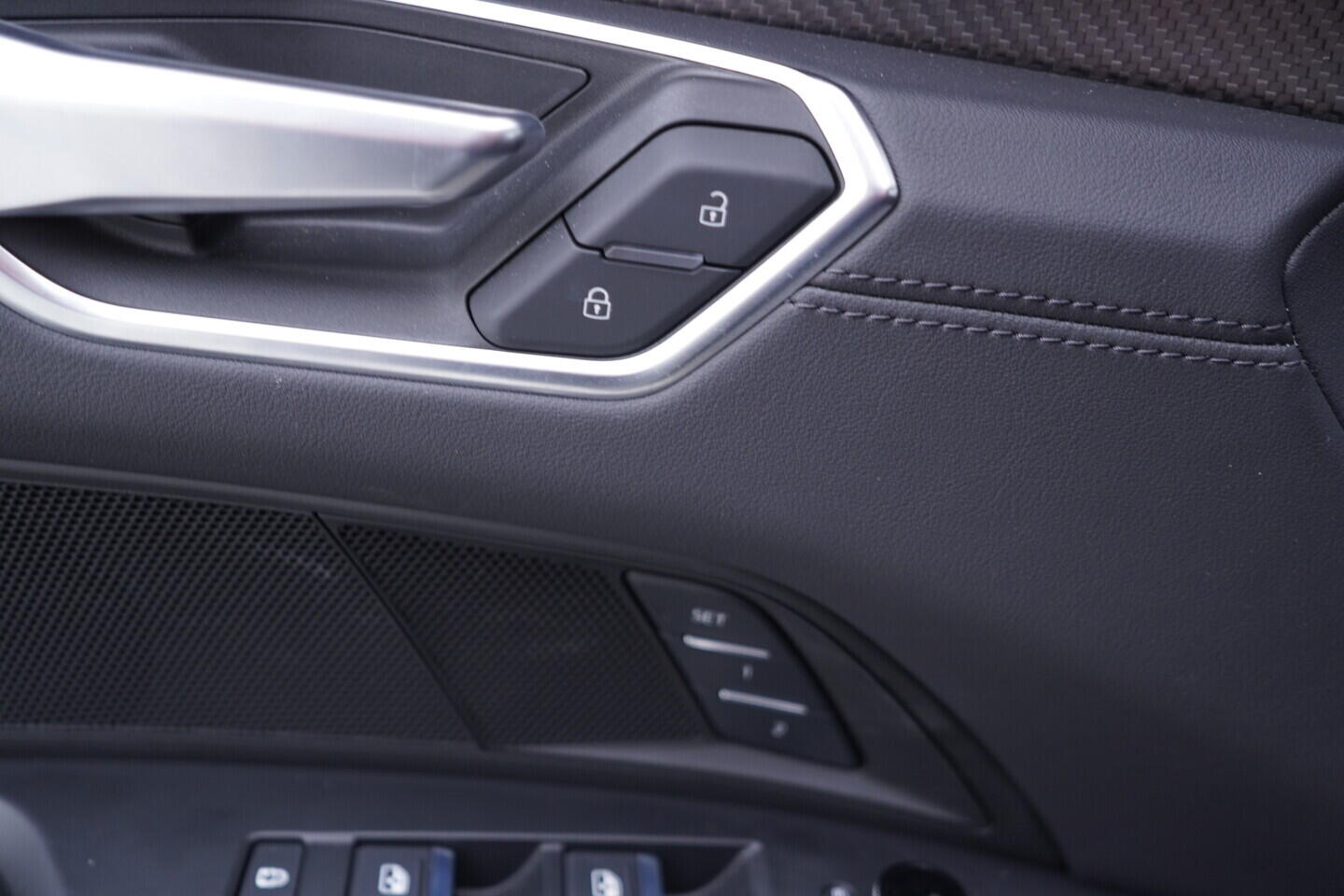 OV190K00058_21.webp_E-TRON RS   440 kW automat, DPH