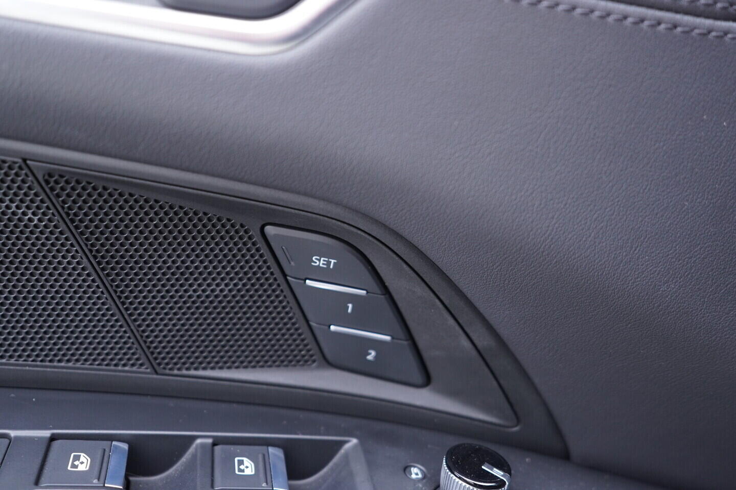 OV190K00058_22.webp_E-TRON RS   440 kW automat, DPH