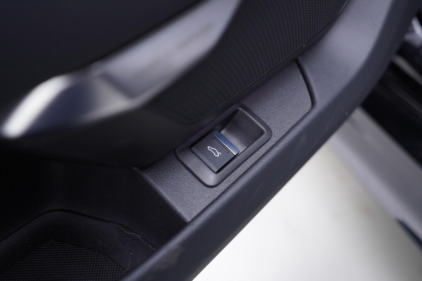 OV190K00058_23.webp_E-TRON RS   440 kW automat, DPH