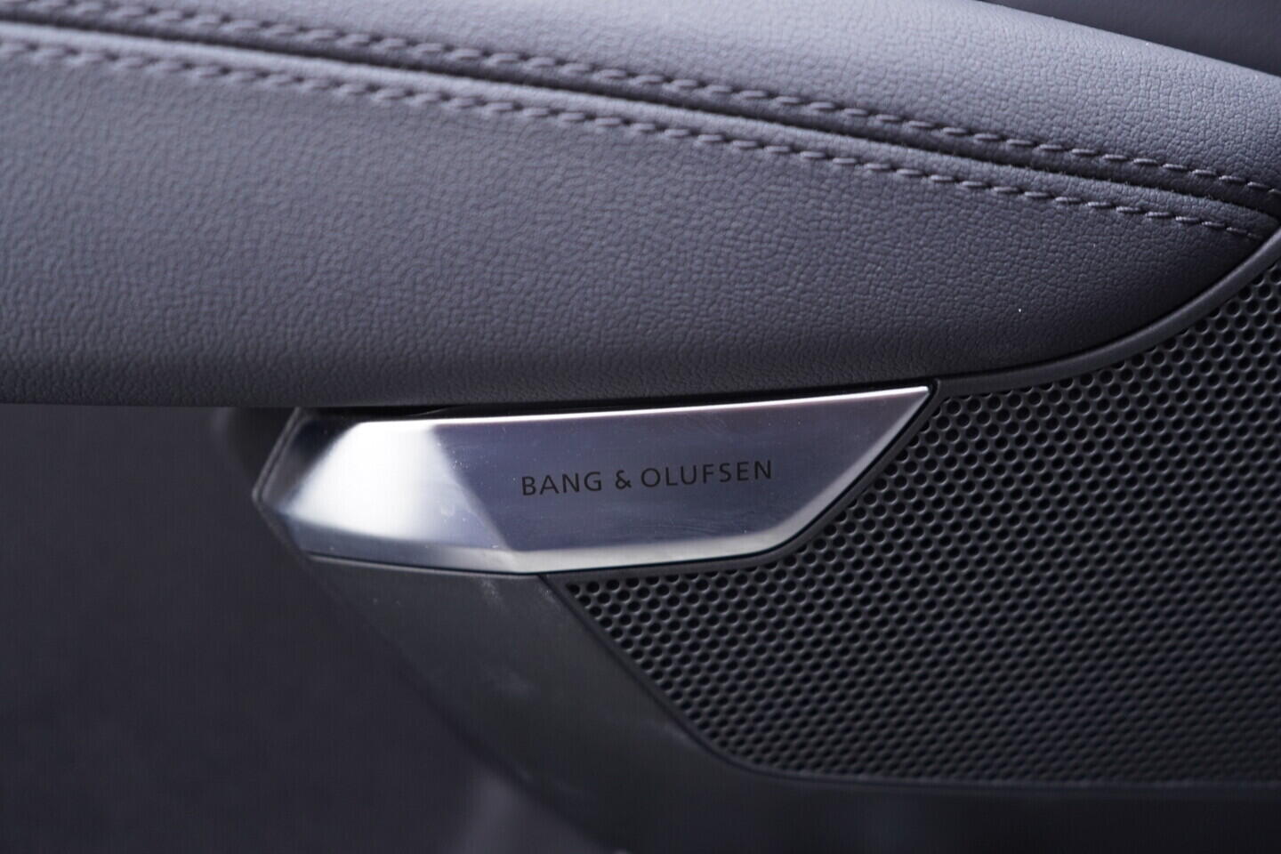 OV190K00058_24.webp_E-TRON RS   440 kW automat, DPH