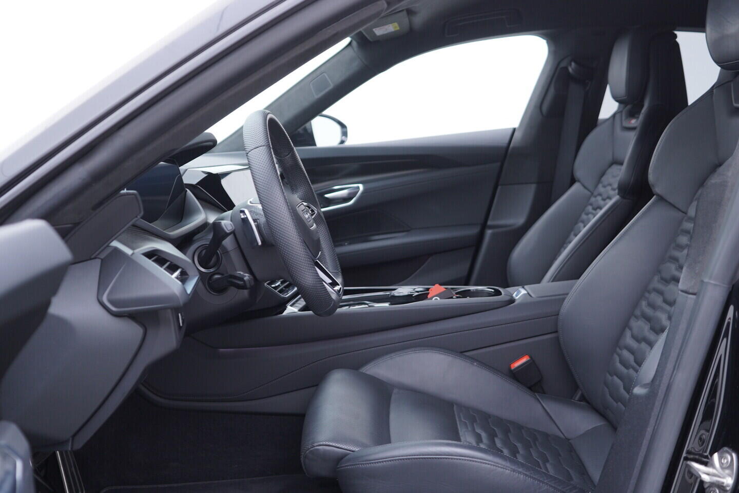 OV190K00058_27.webp_E-TRON RS   440 kW automat, DPH