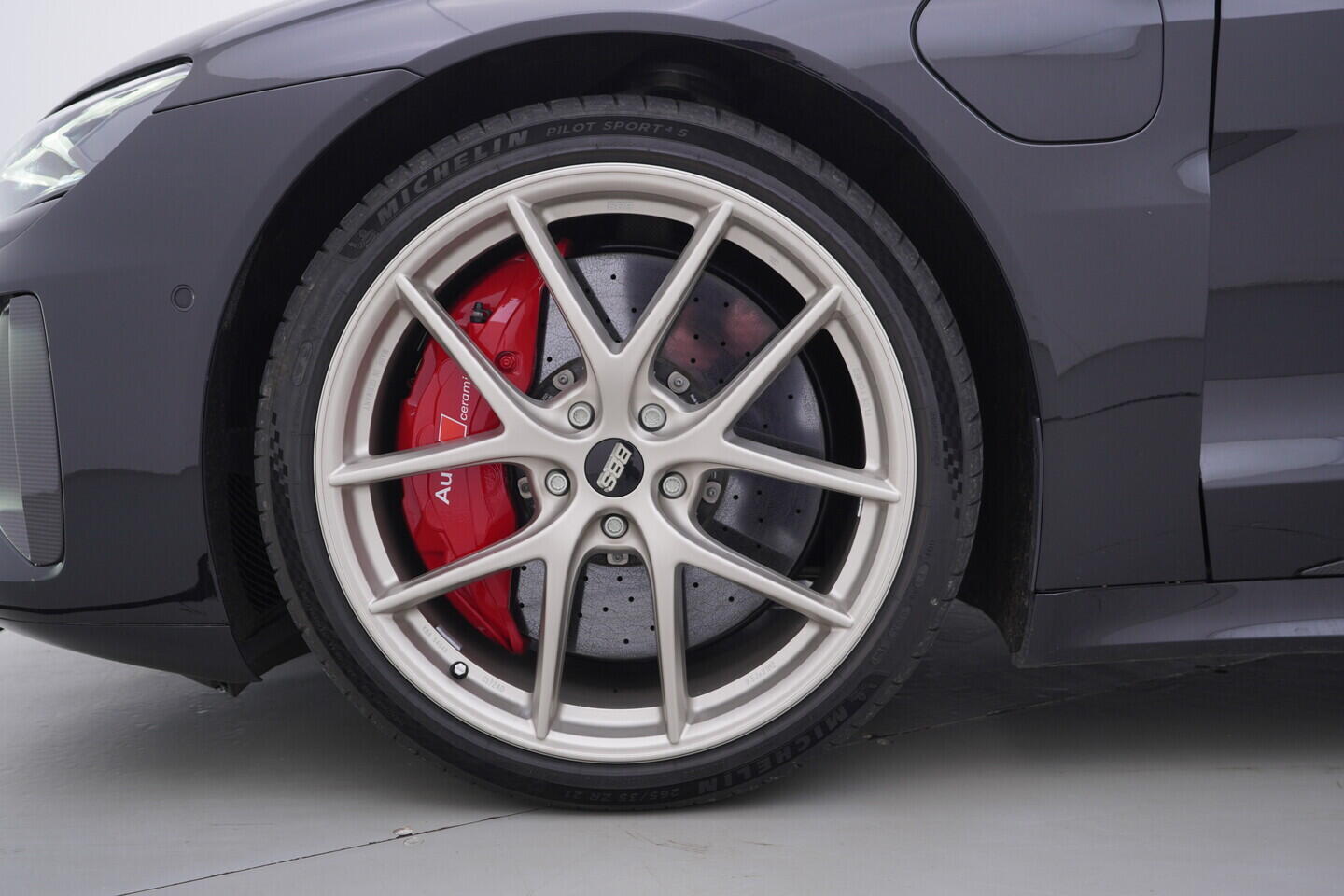 OV190K00058_46.webp_E-TRON RS   440 kW automat, DPH