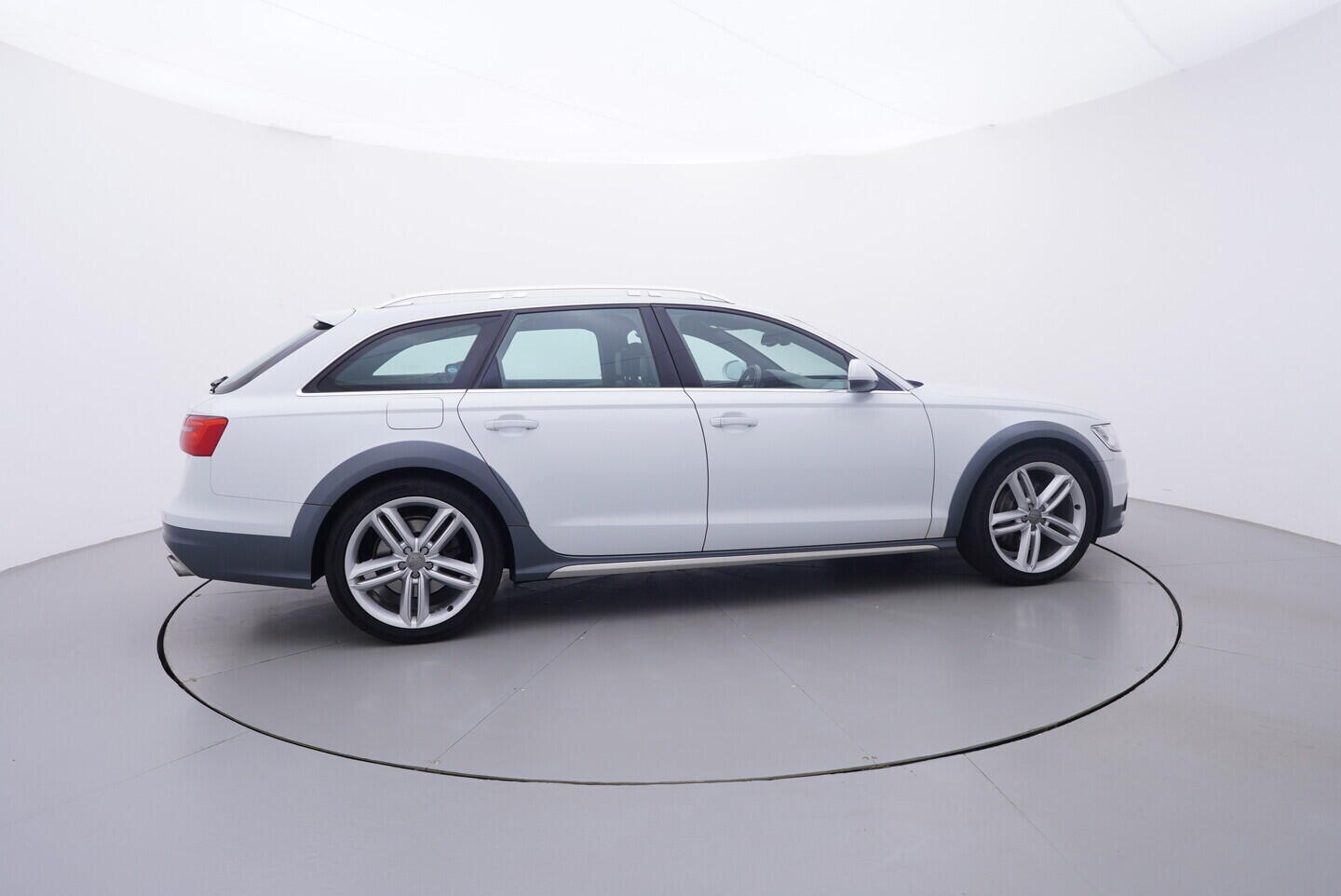 OV190K00060_15.webp_A6 ALLROAD QUATTRO  3.0 TDI 230 kW automat