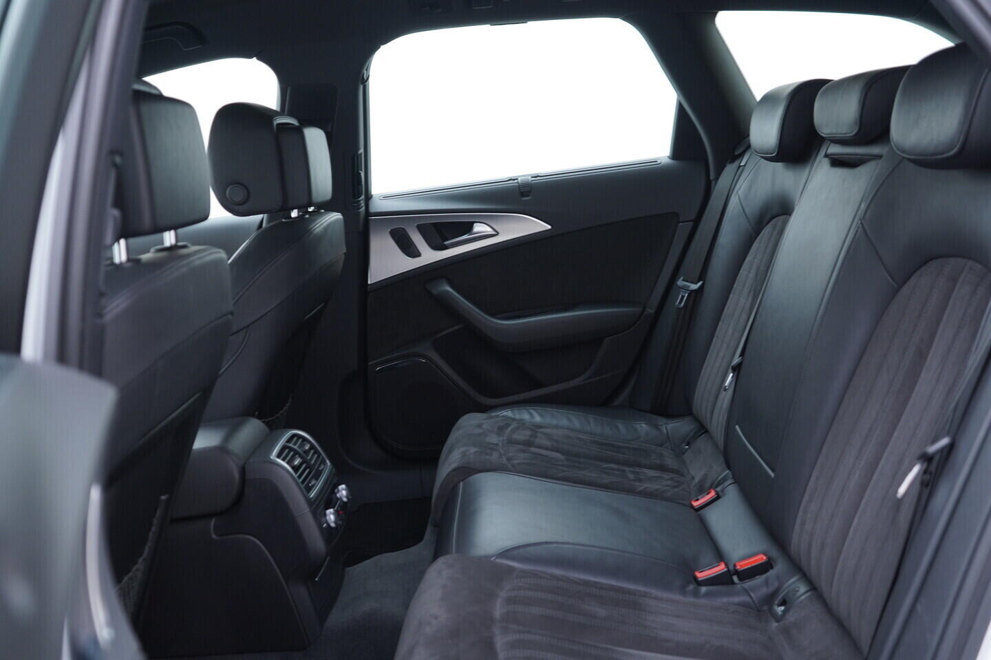 OV190K00060_44.webp_A6 ALLROAD QUATTRO  3.0 TDI 230 kW automat