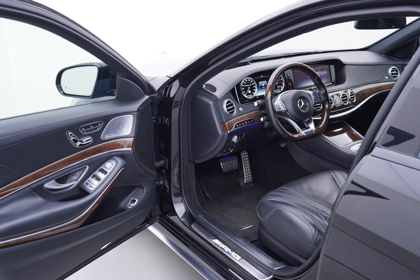 OV190K00065_18.webp_TŘÍDY S AMG 5.5 S63 430 kW automat