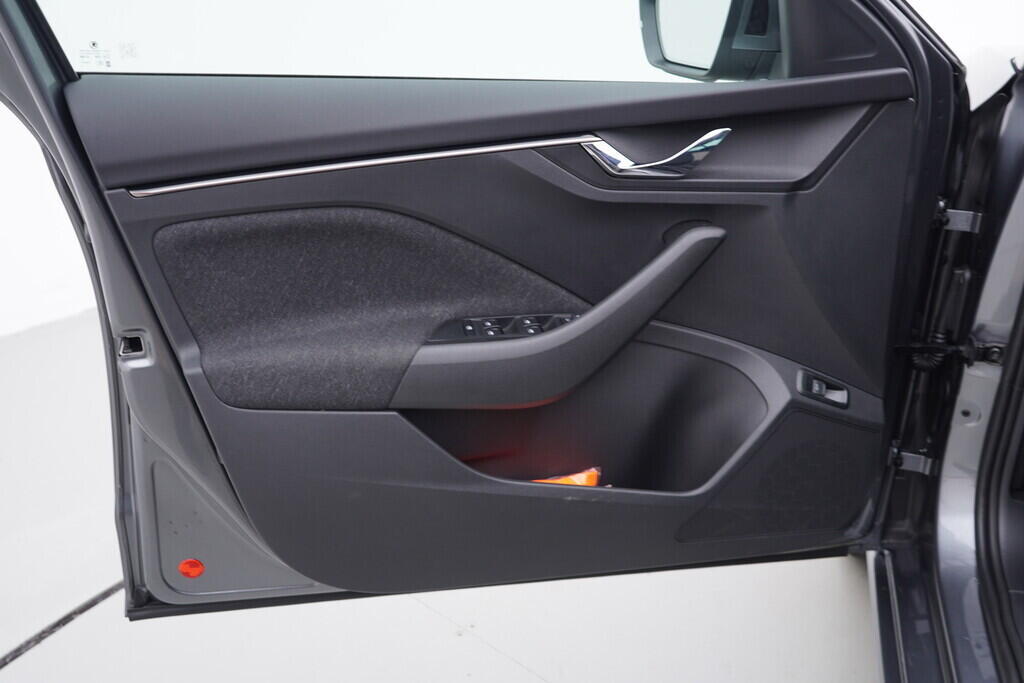 OV190V02213_19.webp_SCALA Selection 1.0 TSI 85 kW automat, DPH