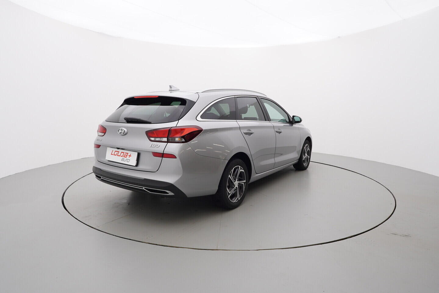 OV190V03053_14.webp_I30 Smart Nav 1.0  88 kW manuál, DPH