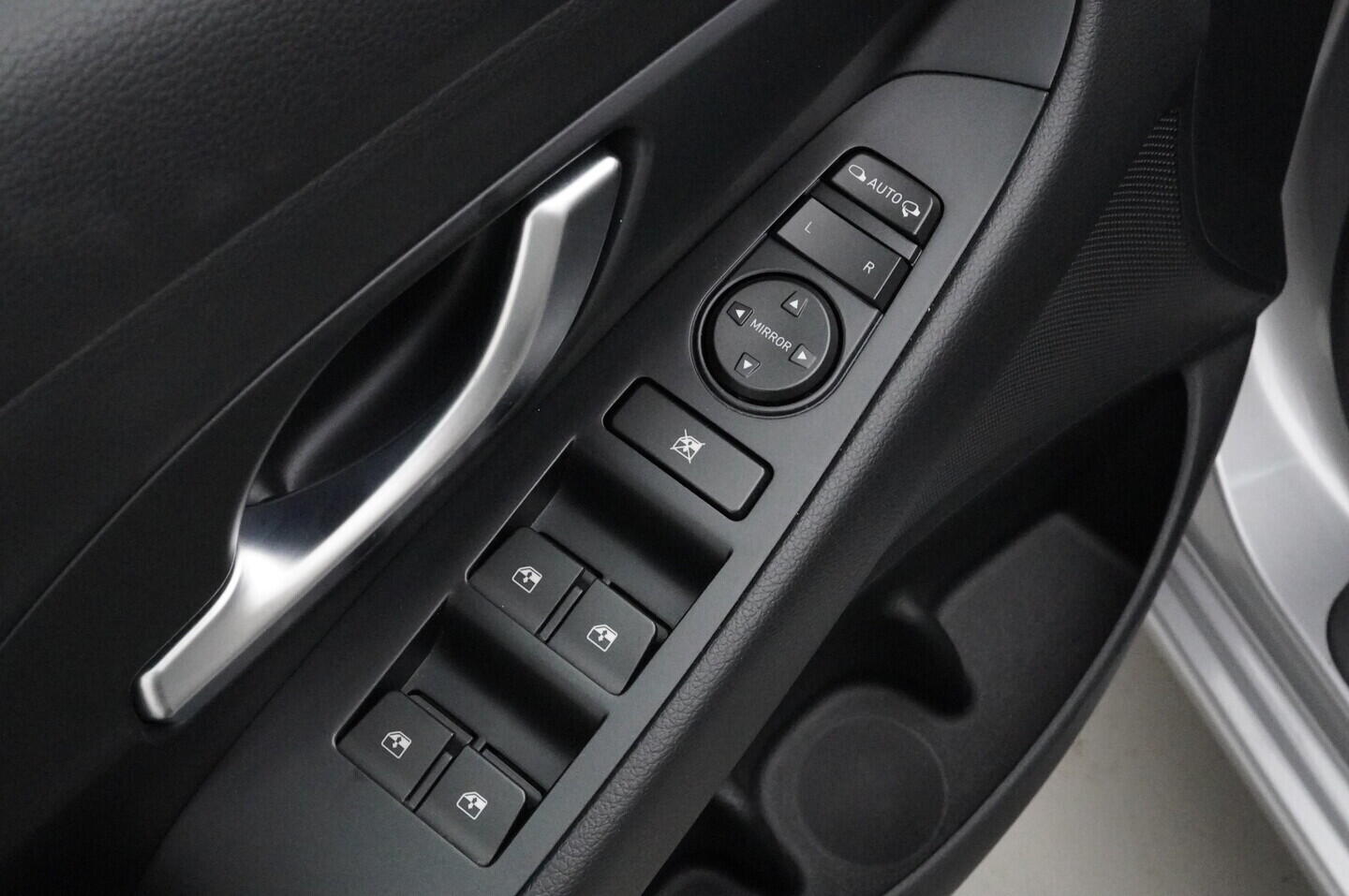 OV190V03053_18.webp_I30 Smart Nav 1.0  88 kW manuál, DPH