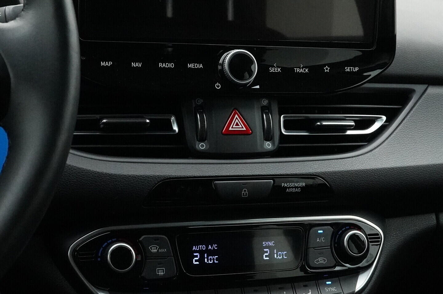 OV190V03053_25.webp_I30 Smart Nav 1.0  88 kW manuál, DPH