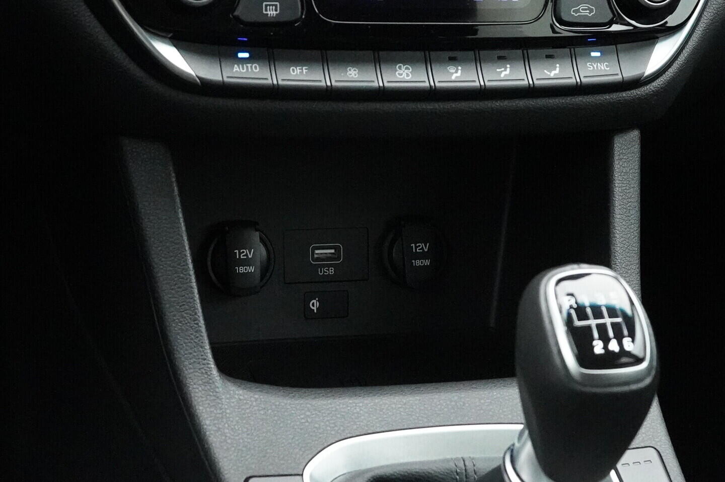 OV190V03053_27.webp_I30 Smart Nav 1.0  88 kW manuál, DPH