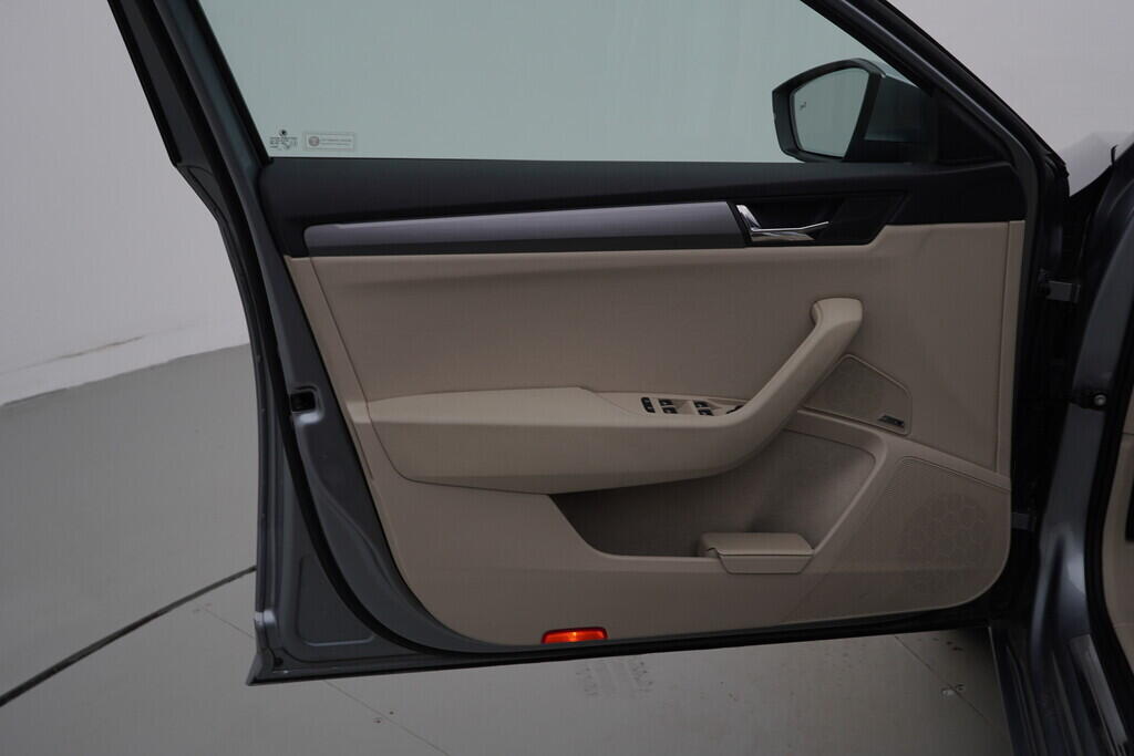 OV190V05199_19.webp_SUPERB Style 1.4 TSI 110 kW automat, DPH