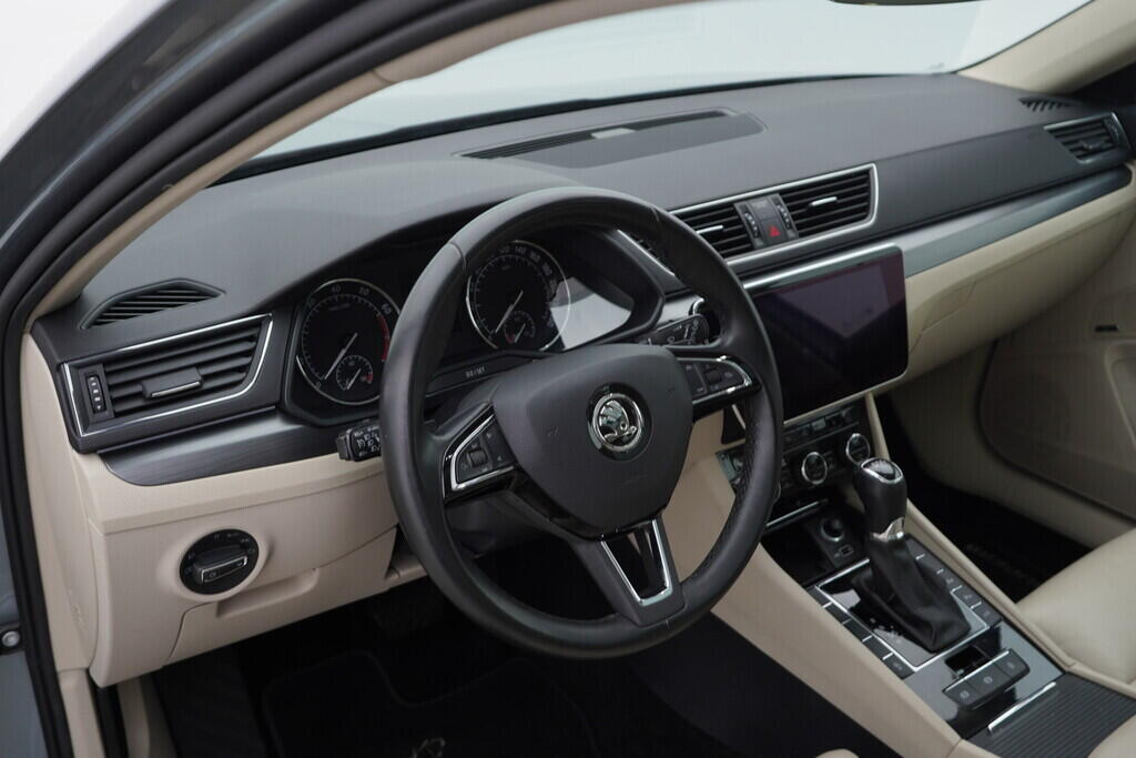 OV190V05199_22.webp_SUPERB Style 1.4 TSI 110 kW automat, DPH