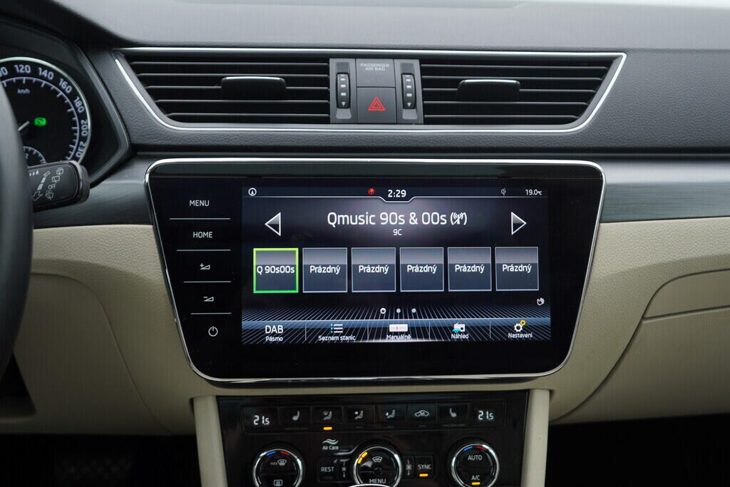 OV190V05199_28.webp_SUPERB Style 1.4 TSI 110 kW automat, DPH