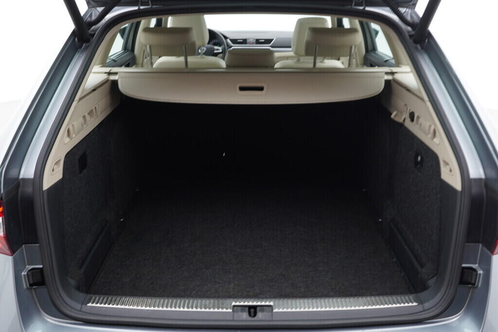 OV190V05199_40.webp_SUPERB Style 1.4 TSI 110 kW automat, DPH