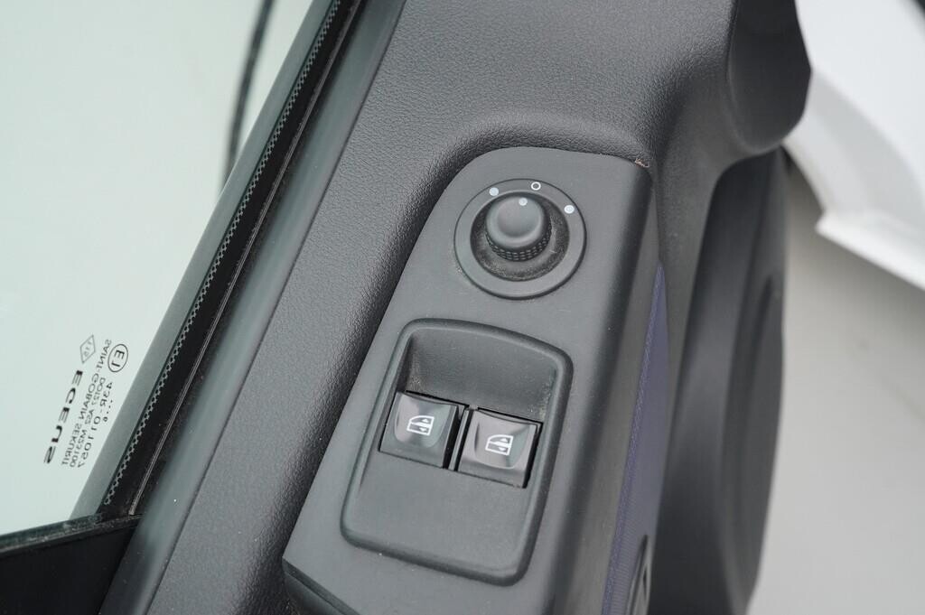 OV190V05311_20.webp_VIVARO  1.6  85 kW manuál, DPH