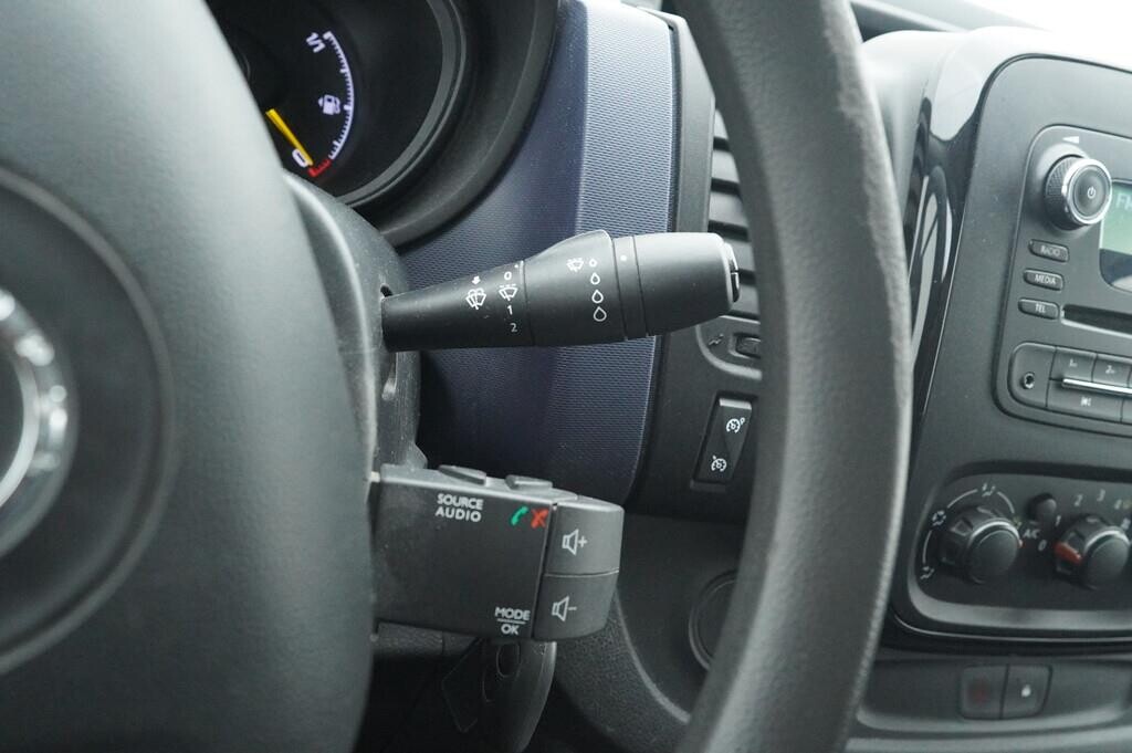OV190V05311_24.webp_VIVARO  1.6  85 kW manuál, DPH